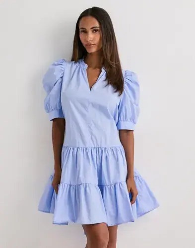 Neo Noir Neo Noir - Blå - Tabbie Poplin Dress