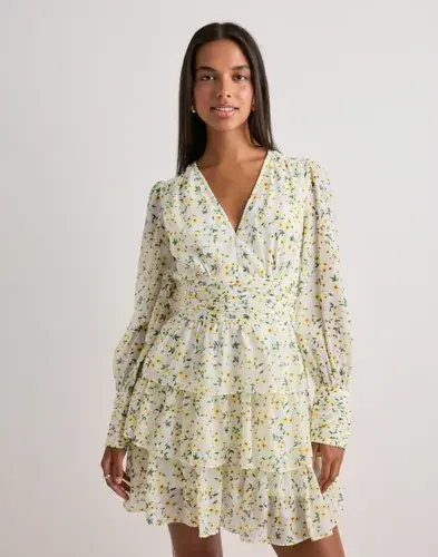 Pieces Pieces - Blomstrete - Pcmonika Nanna Ls V-Neck Dress Wvn