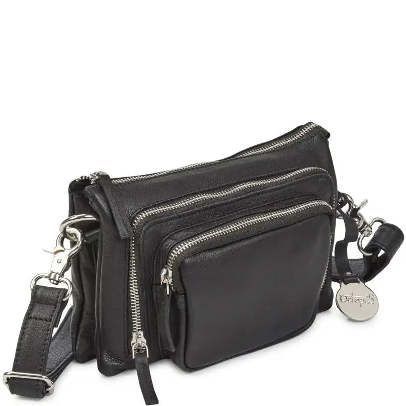 Octopus Denmark Style Oslo i sort med sølv. Ultracool clutch, skulder- & crossbodytaske. Superfed taske med mange rum og flotte lynlåse