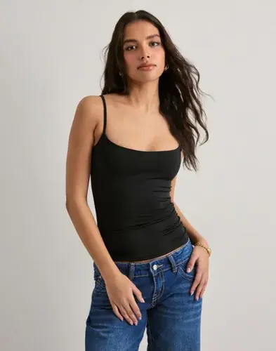 Nelly Nelly - Svart - Built In Bra Singlet