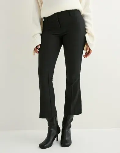 Nelly Nelly - Svart - Kick Flare Suit Pants