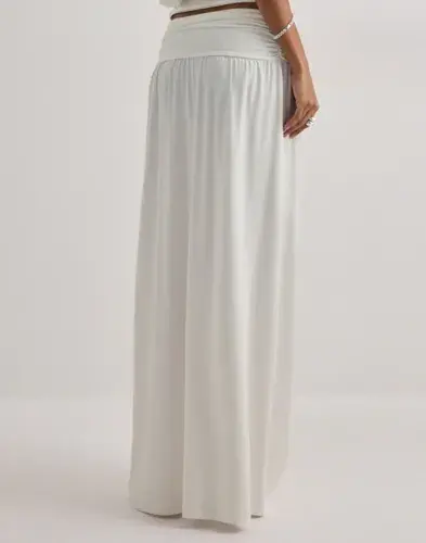 Nelly Nelly - Hvit - Low Waist Flowy Maxi Skirt
