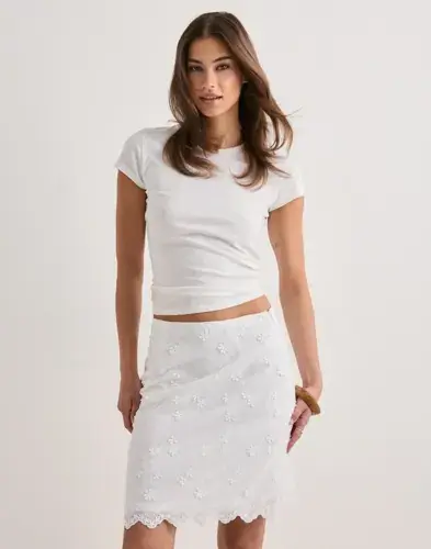 Pieces Pieces - Hvit - Pcnolax Hw Short Skirt Wvn
