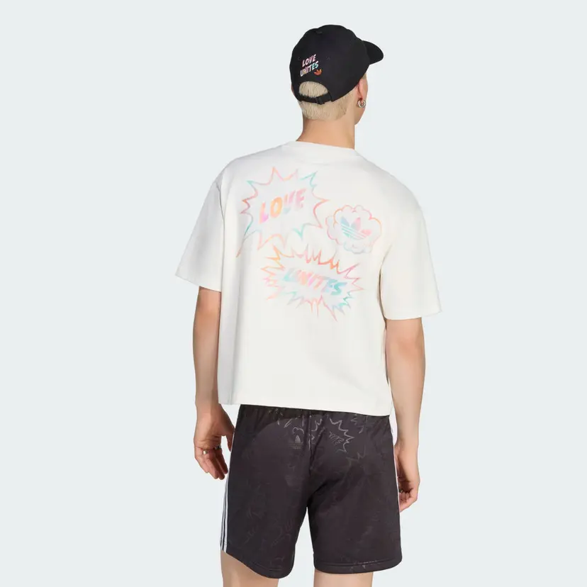 Adidas LOVE UNITES GFX T-SKJORTE