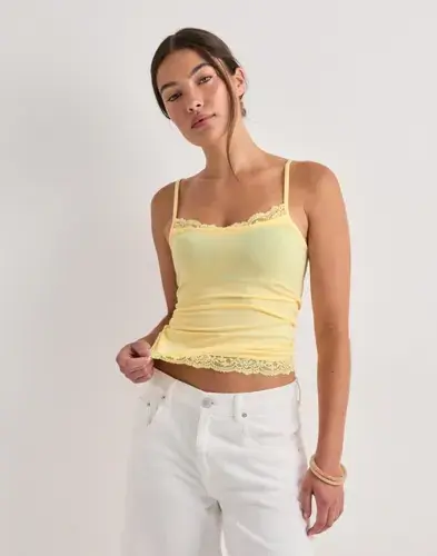 Nelly Nelly - Gul - Soft Lace Detail Singlet