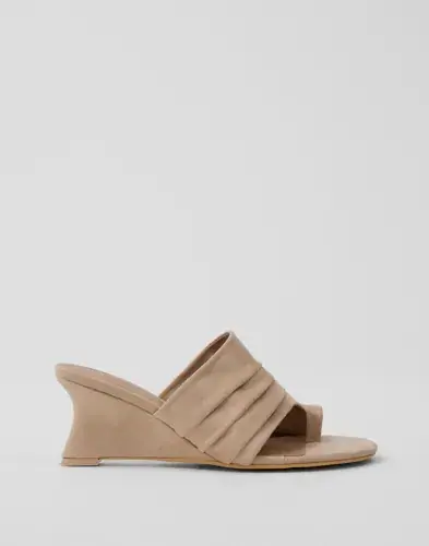 Nelly Nelly - Beige - Rushed Body Wedge Heel