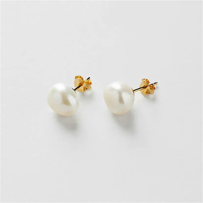 Safira Thalia Pearl Studs