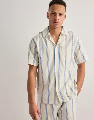 Les Deux Les Deux Lawson Stripe Ss Shirt Kortermede skjorter Beige