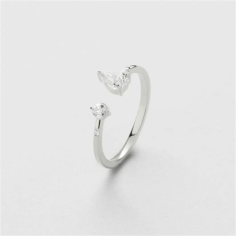 Safira Estelle Ring