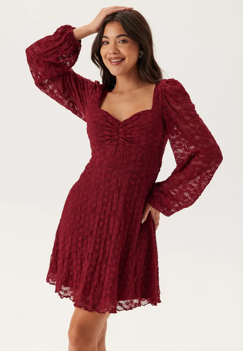 Bubbleroom Sweetheart Short Lace Dress