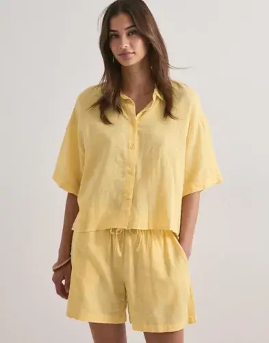Vero Moda Vero Moda - Gul - Vmlinn Shorts Wvn Noos