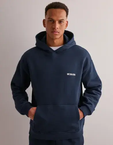 Que Sera Sera Que Sera Sera Virgil Hoodie Hoodies Blå
