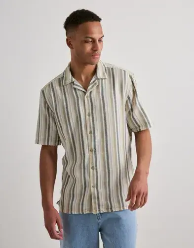 Only & Sons Only & Sons Onstrev Life Reg Struc Stripe Ss Sh Kortermede skjorter Grønn