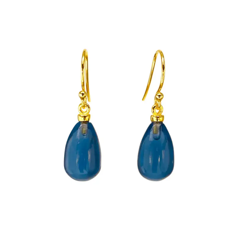Susanne Friis Bjørner Susanne Friis Bjørner Øreringe - SFB - Forgyldte ørebøjler med glat London Blue dråbe krystal - 5294-2-174
