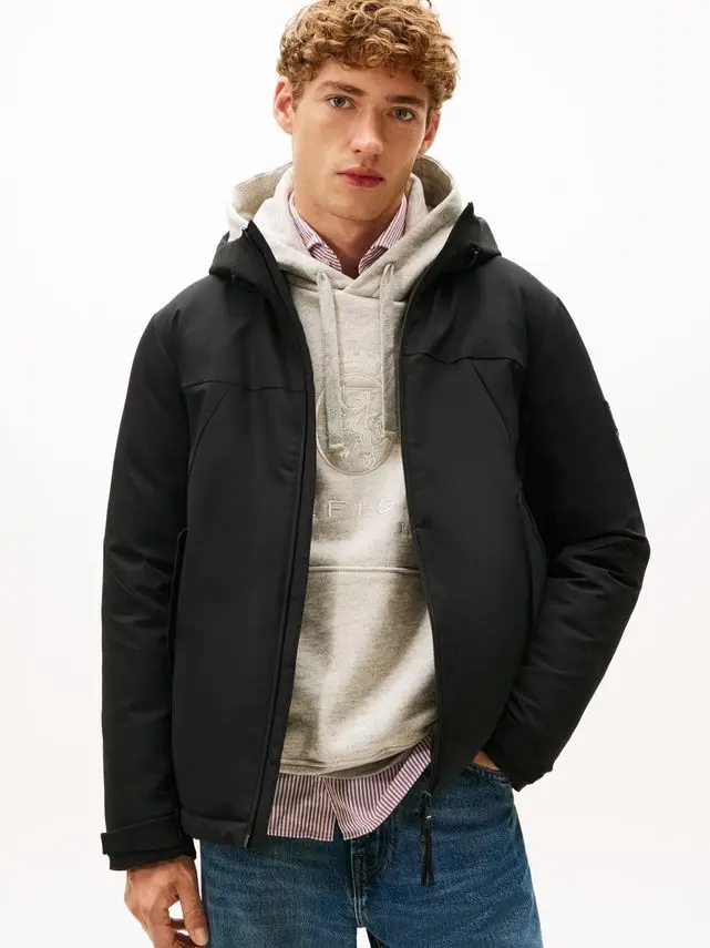 Tommy Hilfiger TECH HOODED SHORT PADDED JACKET