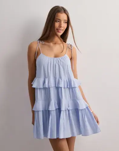 Nelly Nelly - Blå - Volume Flounce Dress
