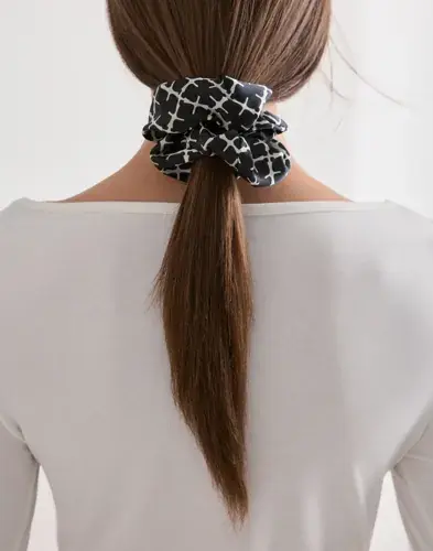 By Malene Birger By Malene Birger - Svart - Ada Scrunchie