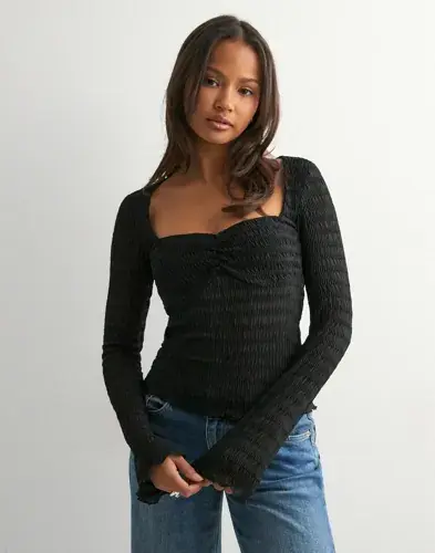 Nelly Nelly - Svart - Romantic Structure Sheer Top