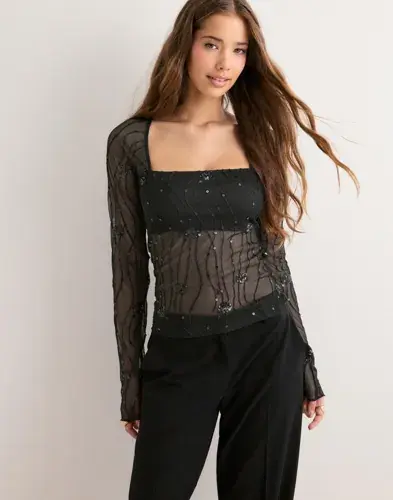 Nelly Nelly - Svart - Embellished LS Top