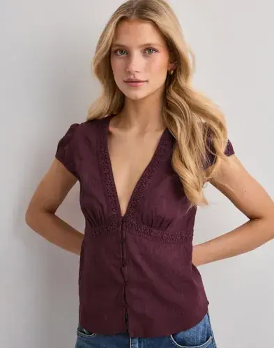Nelly Nelly - Rød - Striped Lace Detail Blouse