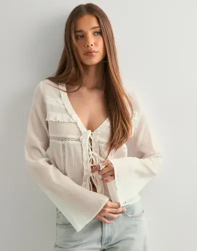 Nelly Nelly - Hvit - Lace Insert Blouse