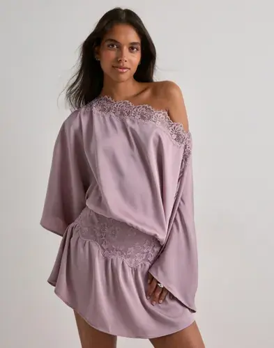 Nelly Nelly - Rosa - Slouchy Lace Dress