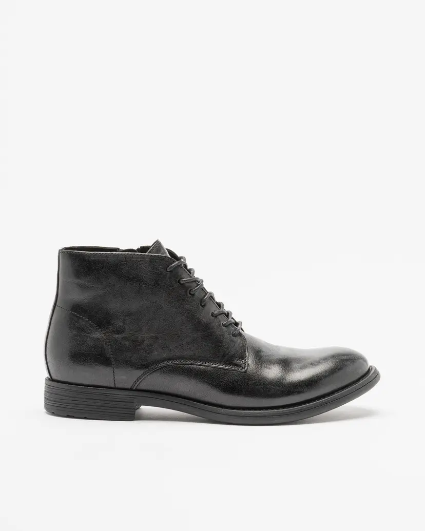 ONE and OTHER ONE and OTHER 6732R-0201 Black Boots