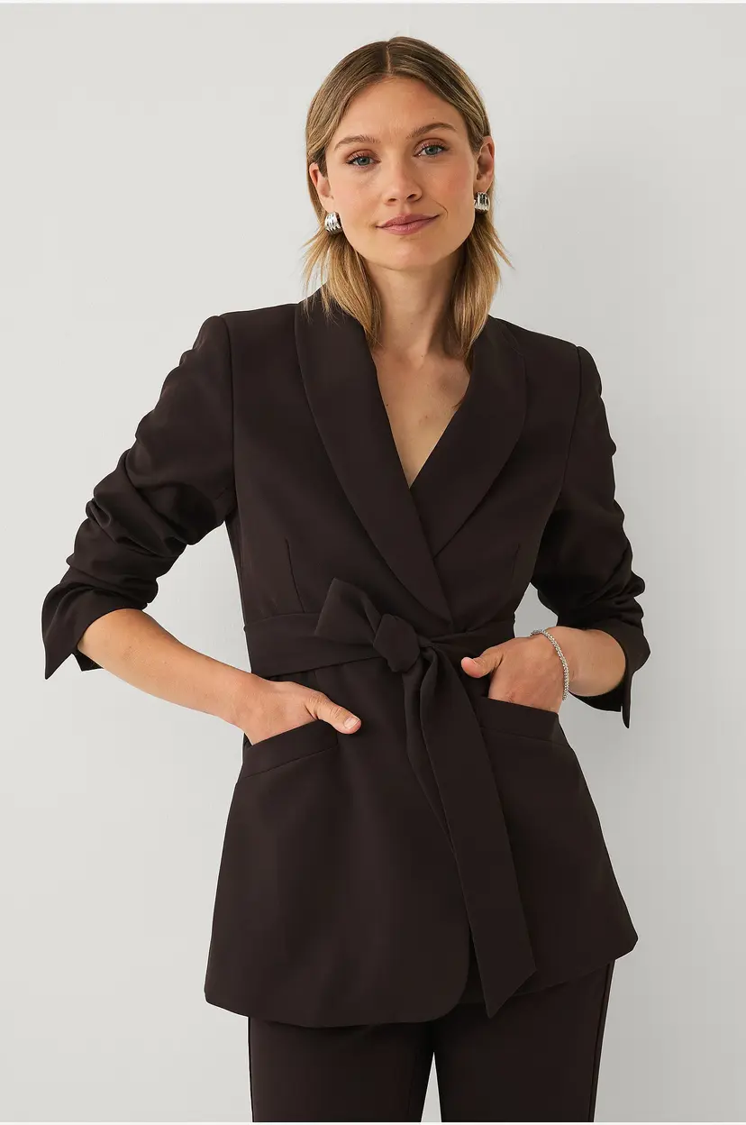 Ellos Collection Blazer med slips og sjalkrage - Brun