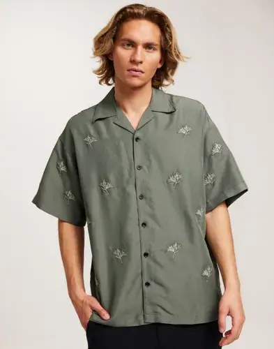 Jack & Jones Jack & Jones Jcoembroidery Oversized Resort Shir Mønstrete skjorter Grønn