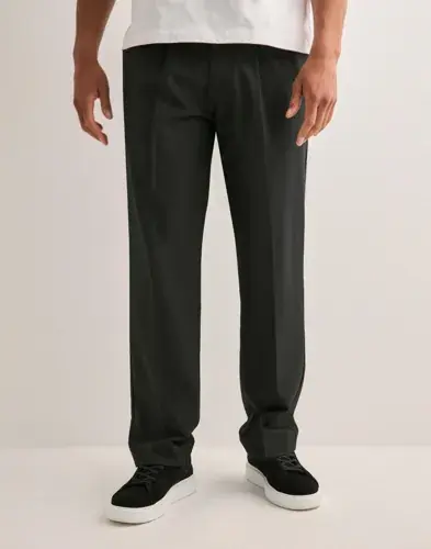Jack & Jones Jack & Jones Jprcckarl Jjcameron Pleated Chino N Chinos Svart