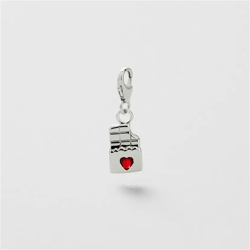 Safira Red Heart Chocolate Charm