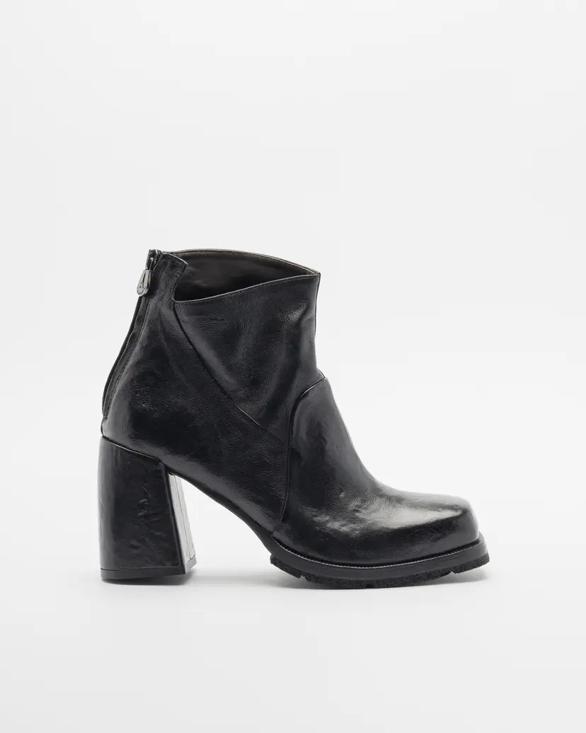 Le Ruemarcel Le Ruemarcel KELLY 516 Black Ankle Boots