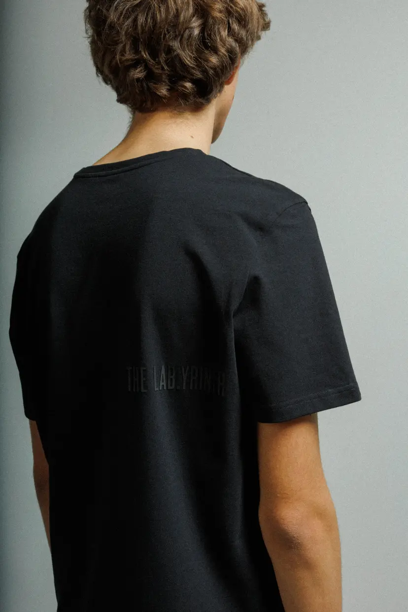 The Lab.yrinth The Lab.yrinth LH Black T-shirt