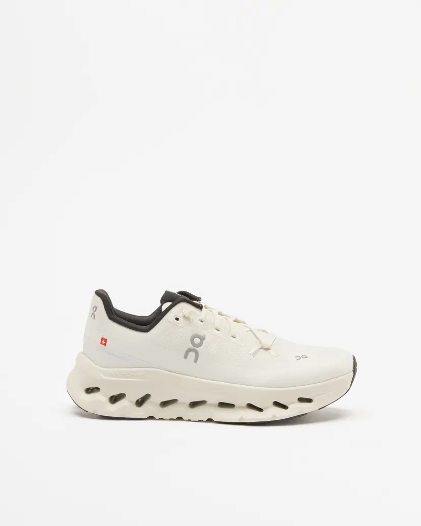 On Running On Running Cloudtilt White Sneakers