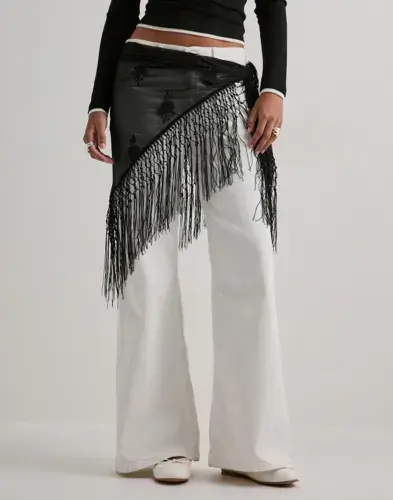 Nelly Nelly - Svart - Overlayer Fringe Skirt