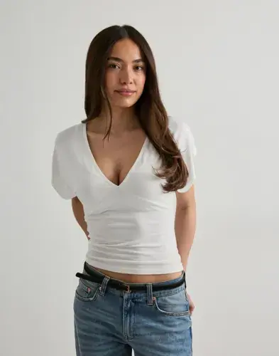 Nelly Nelly - Hvit - Soft Plunge Top