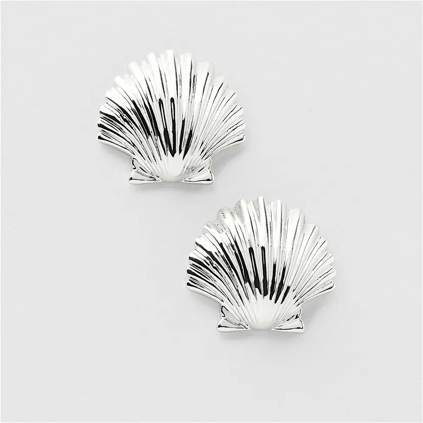 Safira Shell Studs (M)