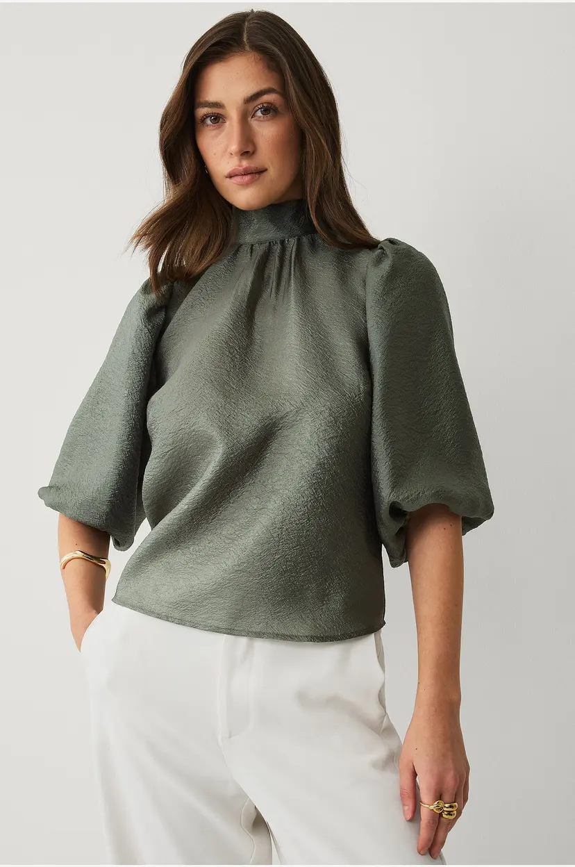 Ellos Collection Glanset bluse med høy hals og puffermermer - Grønn