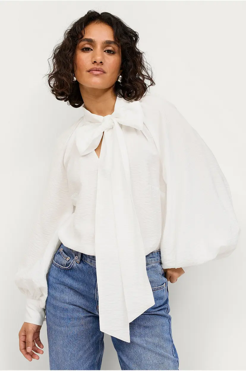Ellos Collection Knytebluse i sateng - Hvit