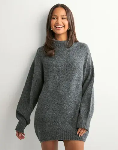 Nelly Nelly - Grå - Long Knit Sweater