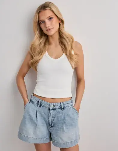 Nelly Nelly - Blå - Wide Strap Jeans Shorts