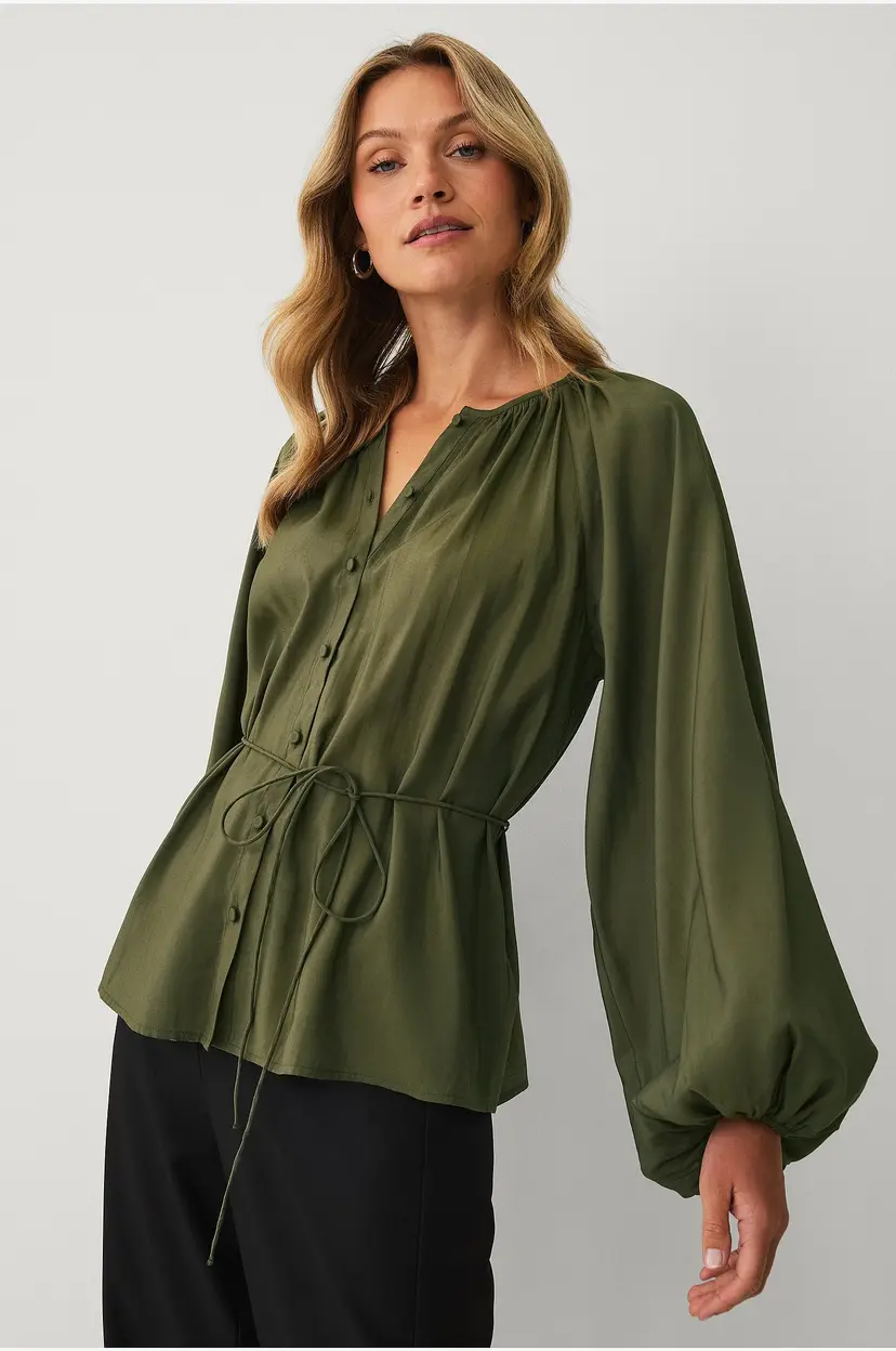 Ellos Collection Bluse med knytbart belte - Grønn