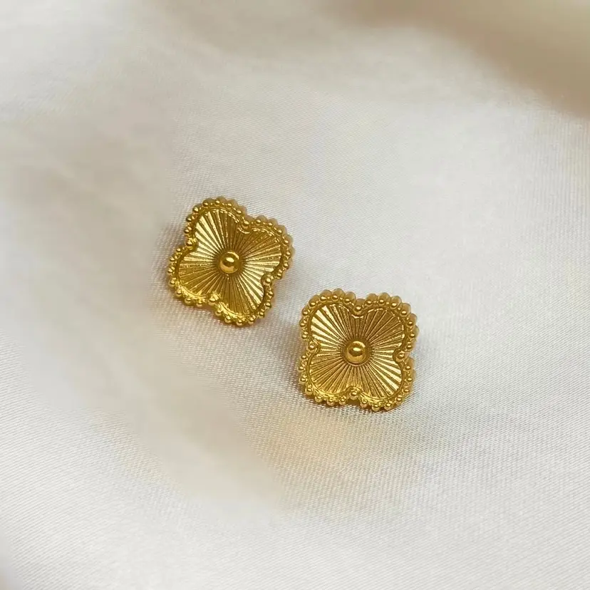 Aiyanna Gabby Clover Earring