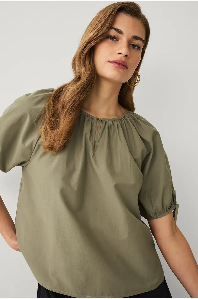 Ellos Collection Bluse med nøkkelhulsåpning - Grønn