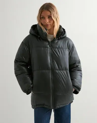 Nelly Nelly - Svart - Volume Precious Puffer Jacket