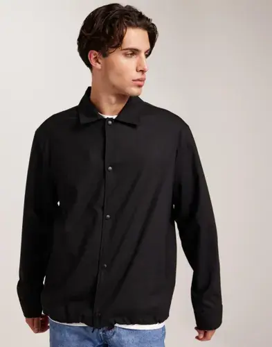 J Lindeberg J Lindeberg Celian Coach Overshirt Overshirts Svart