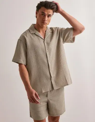 Jack & Jones Jack & Jones Jjmassimo Resort Shirt Ss Ln Stripete skjorter Beige