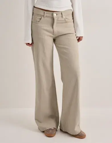 Nelly Nelly - Beige - Loose Flare Jeans