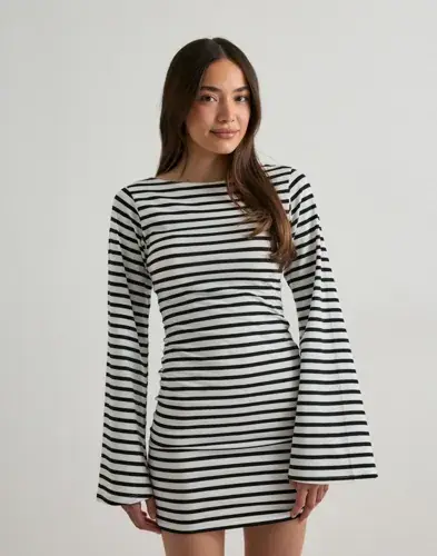Nelly Nelly - Rutete/Stripete - Stripe Wide Sleeve Dress