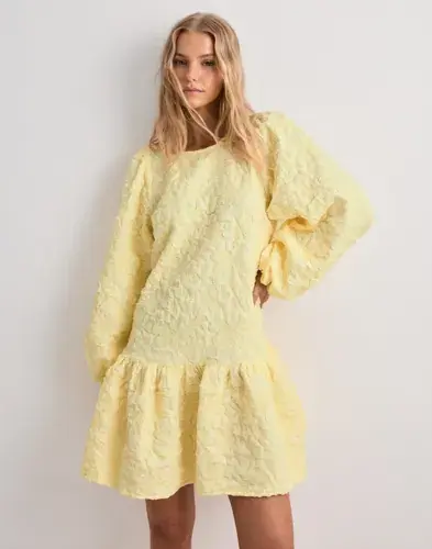 Pieces Pieces - Gul - Pcgretchen Ls Short Dress D2D Dmo